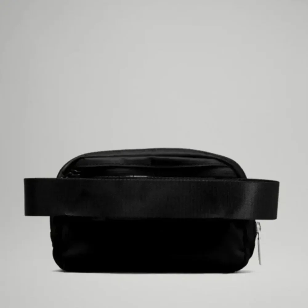 NWT Lululemon Everywhere Belt Bag 1L - Black OS - Picture 3 of 7